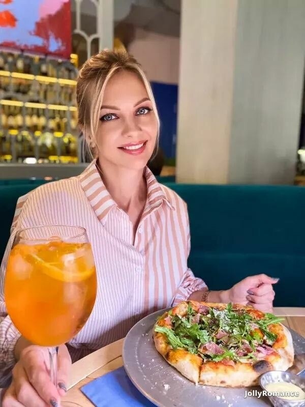 Karina, 46