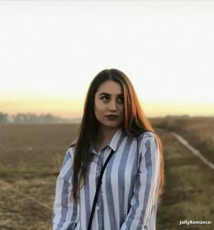 Ekaterina, 22