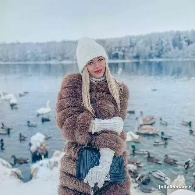 Alena, 24