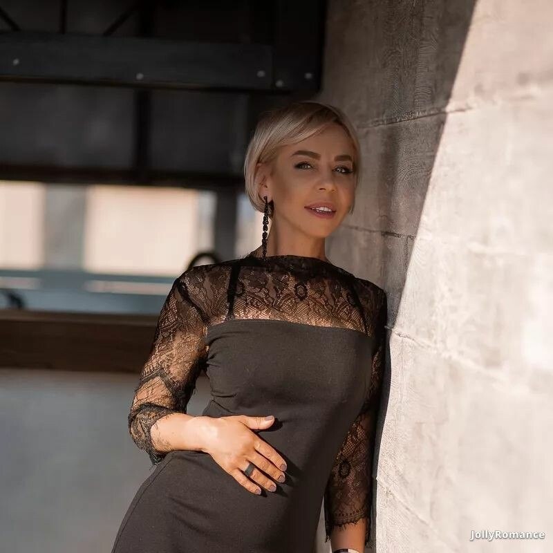 Natalia, 45