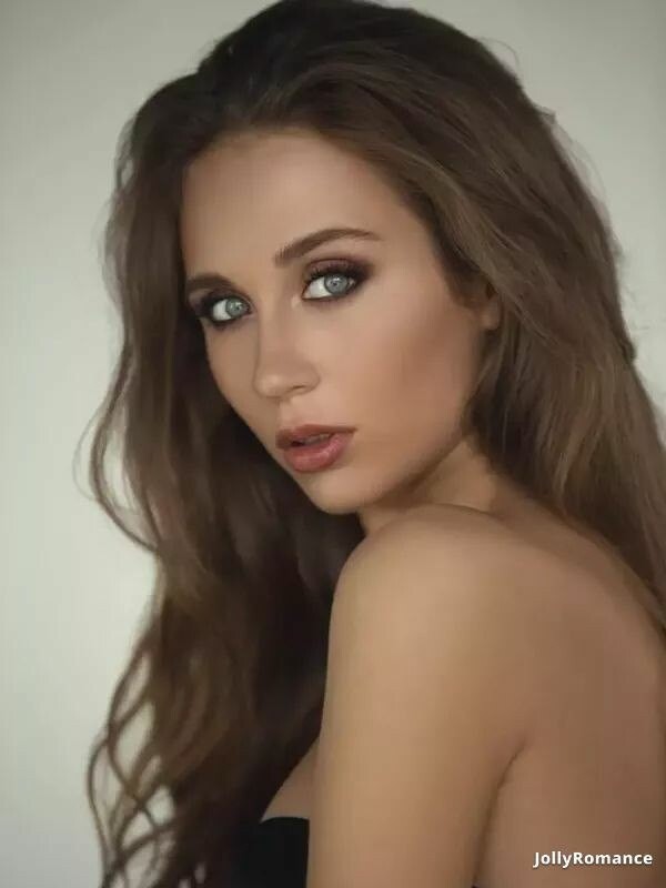 Nastassia, 25