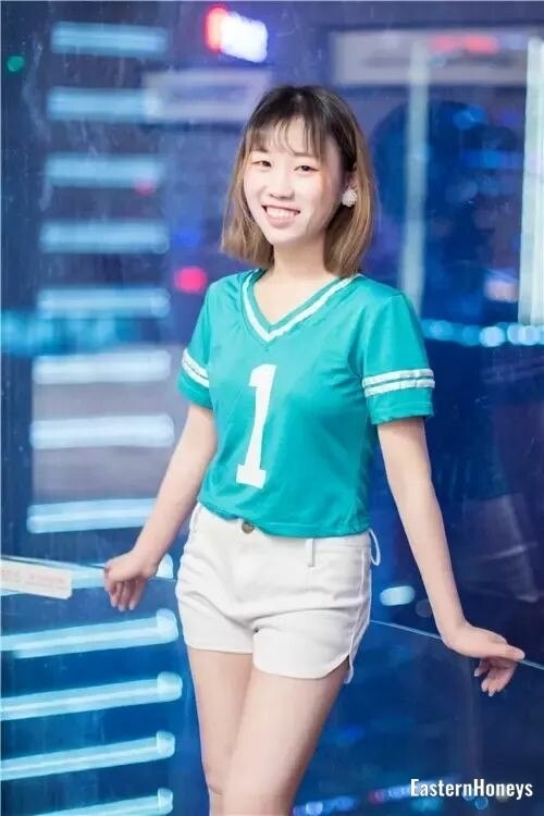 Xiaoting, 22