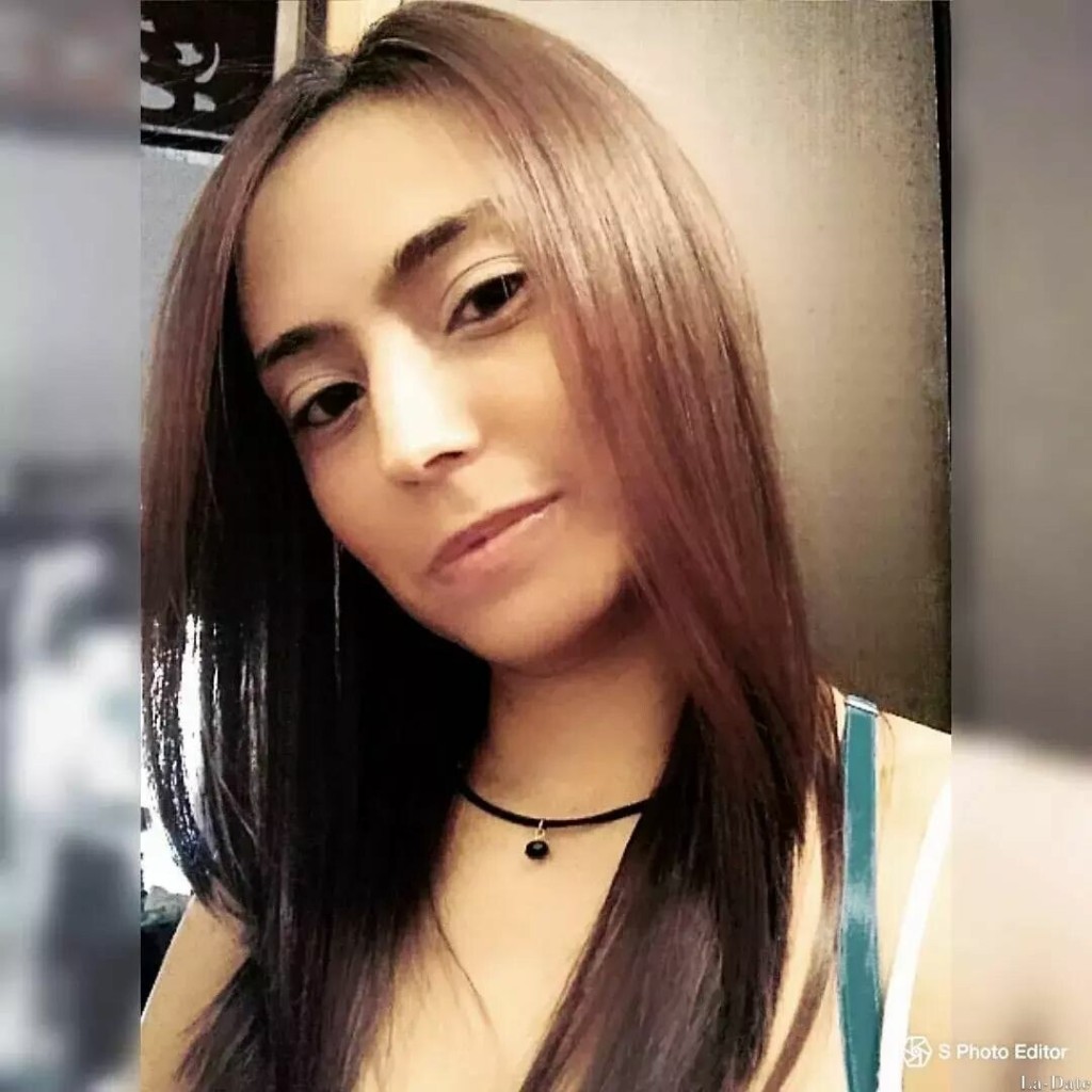 Andrea, 37