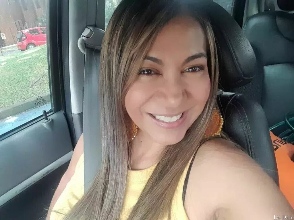 Andrea, 49